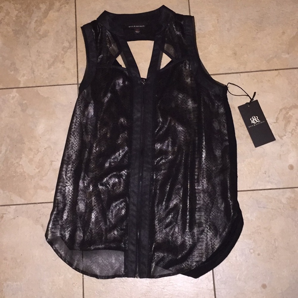 Rock and Republic front zip black top