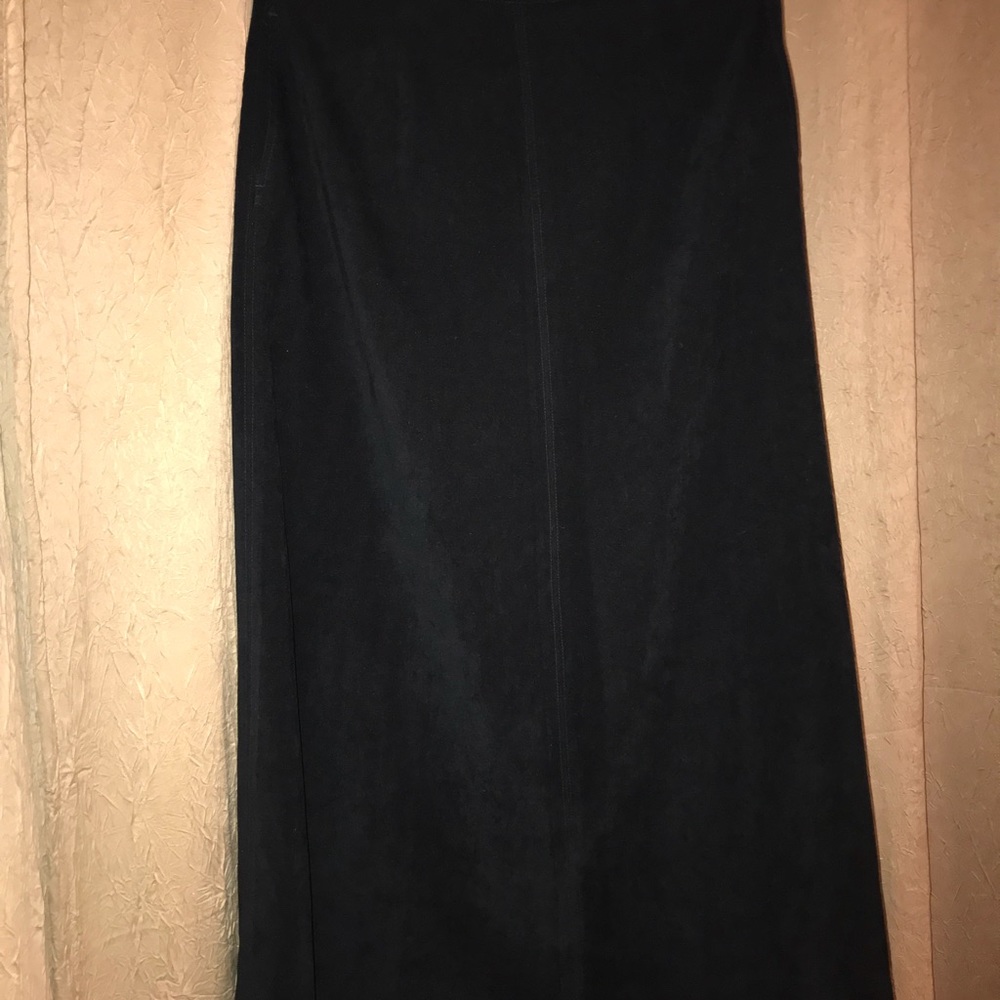 Gorgeous Suede Women’s Karen Scott long skirt