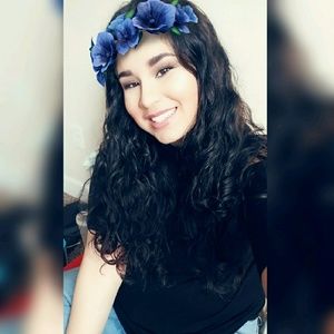 Meet your Posher, Julisa