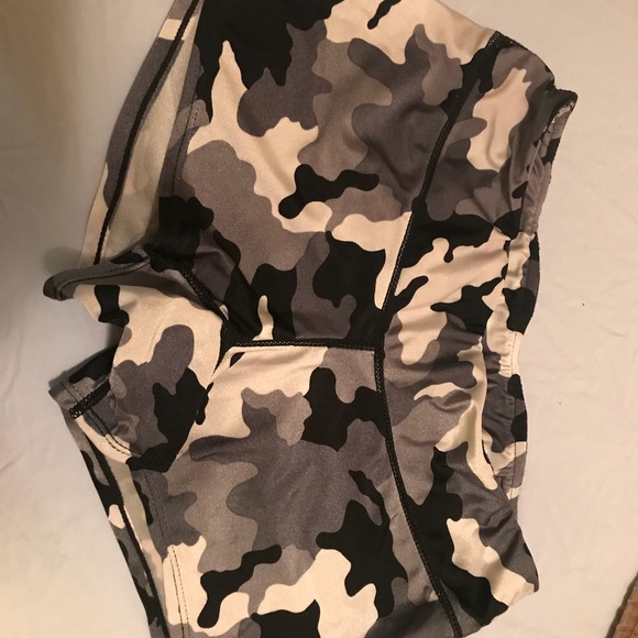 Fleo shorts medium - Picture 2 of 3