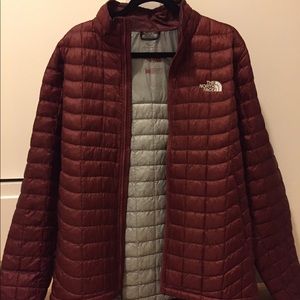 North Face Puffer Jacket (Brown/Burgundy)