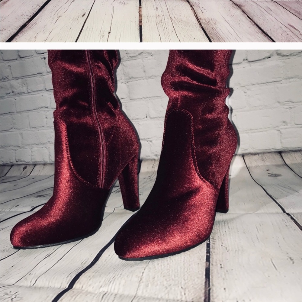 Velvet over the knee boots - Picture 3 of 3