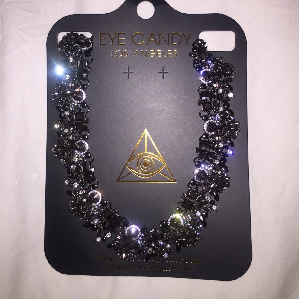 Statement necklace