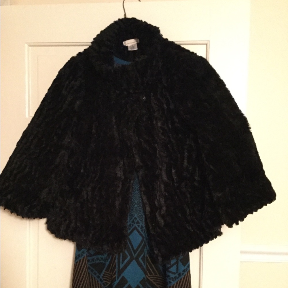 Luxurious faux-fur jacket, s/m Sale. *HOST PICK*