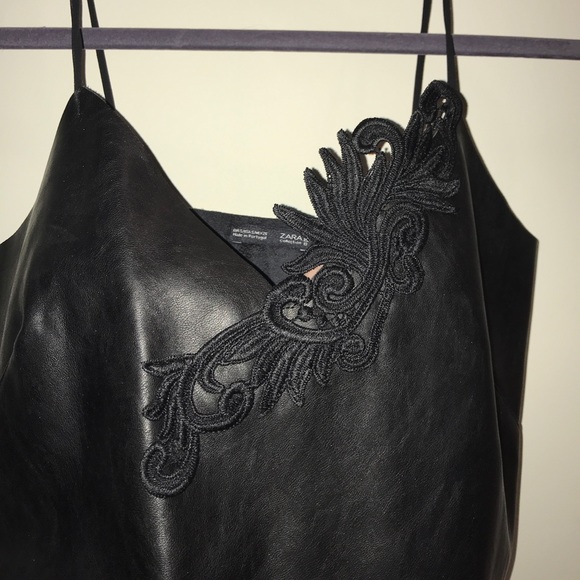 Trendy Zara top - Picture 2 of 4