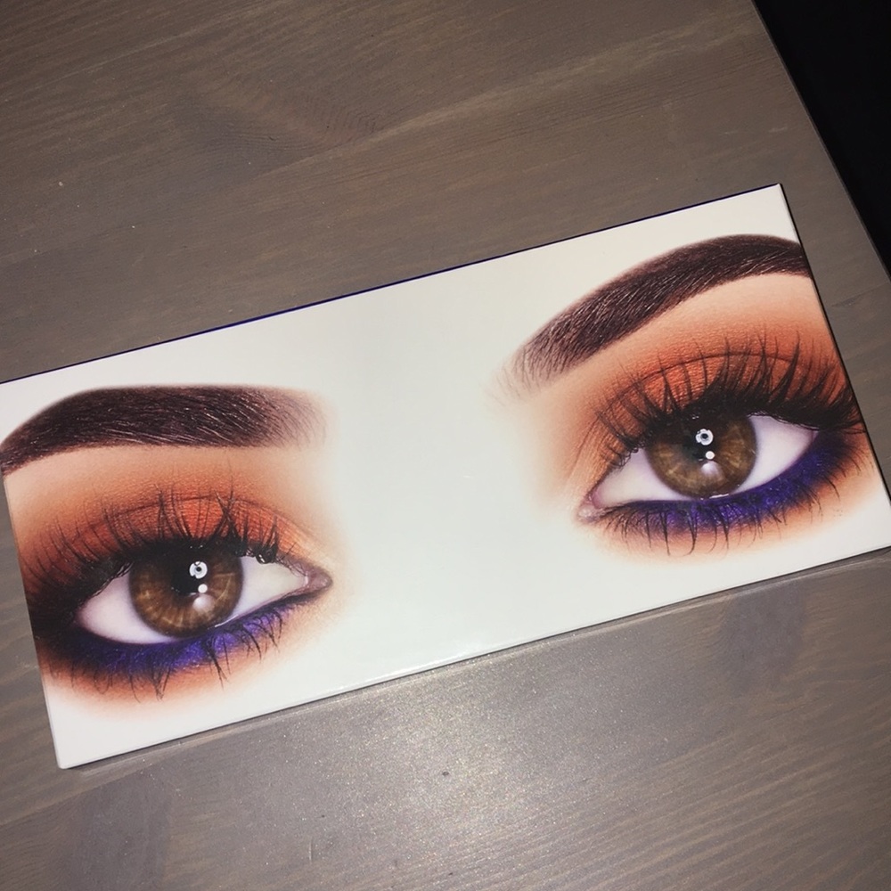 KYLIE COSMETICS ROYAL PEACH PALETTE