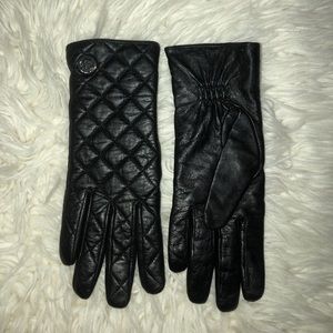 Michael Kors quilted sheepskin leather gloves!