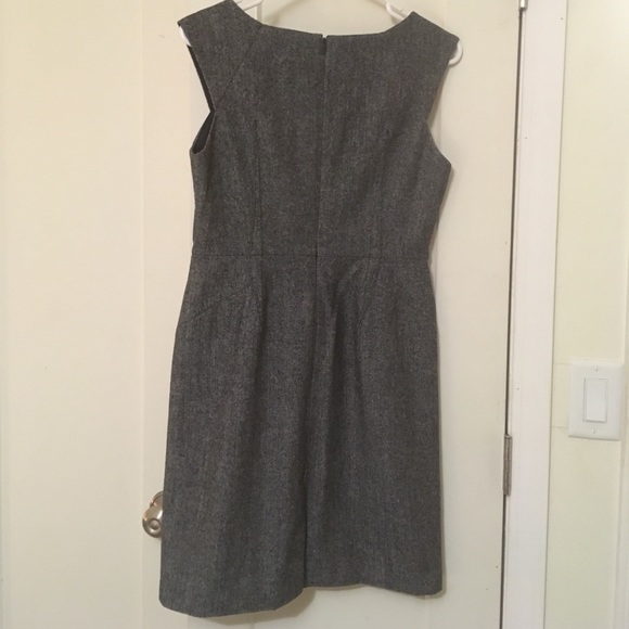 Beautiful grey sheath dress by Banana Republic - Picture 2 of 2