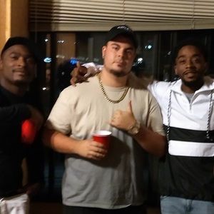 Meet your Posher, Dustin