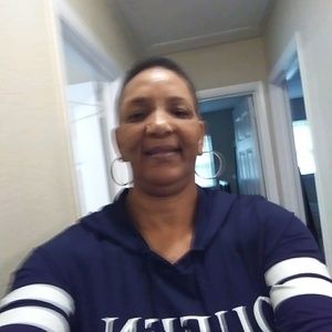 Meet your Posher, Lorraine