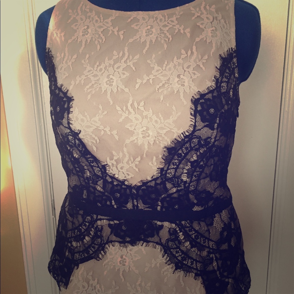Loft nude and black lace sleeveless top