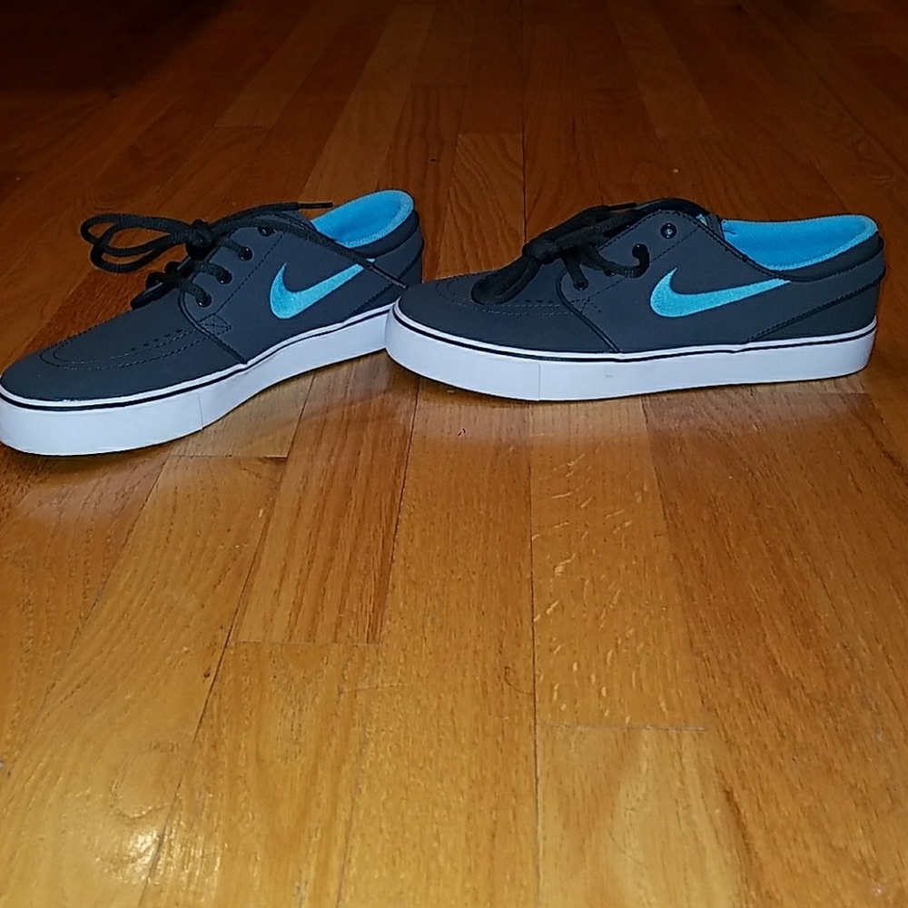 Size 6 (youth) nike sb zoom Stefan Janoskis