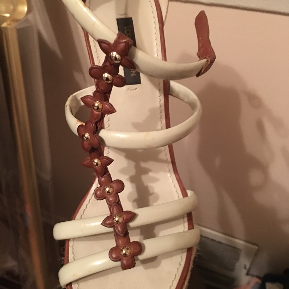 LV women wedge