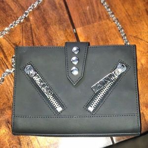 Kenzo “Kalifornia” wallet on chain