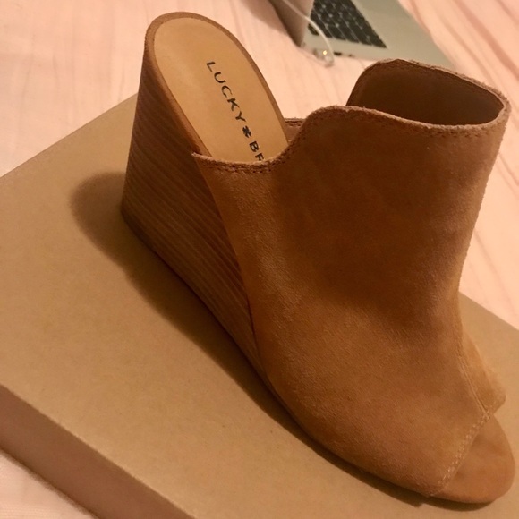 ***SOLD*** Lucky Brand suede wedges. - Picture 4 of 4