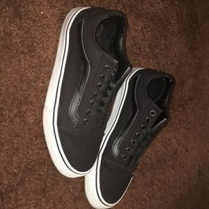 Black VANS, read description‼️