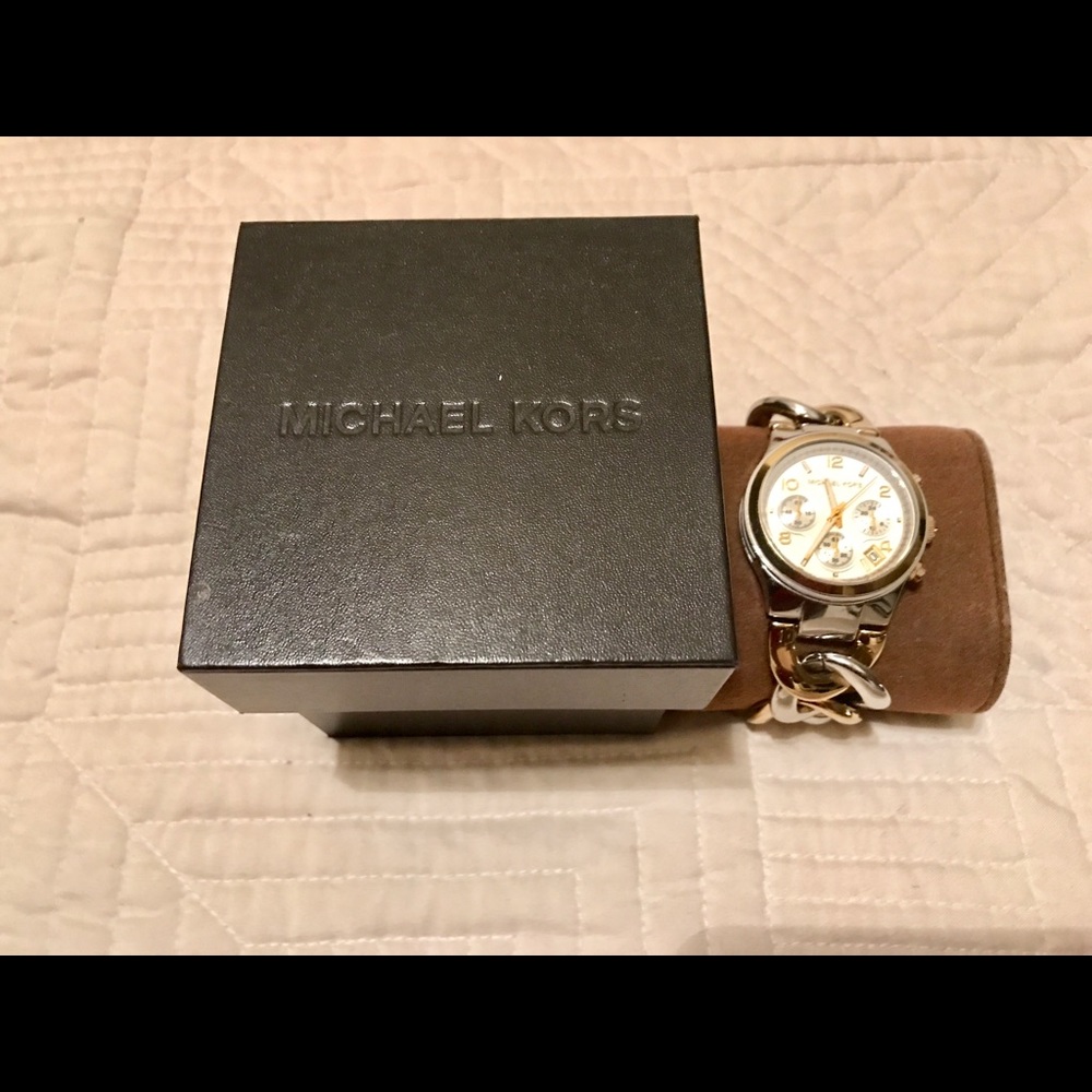 Watch - Picture 2 of 3