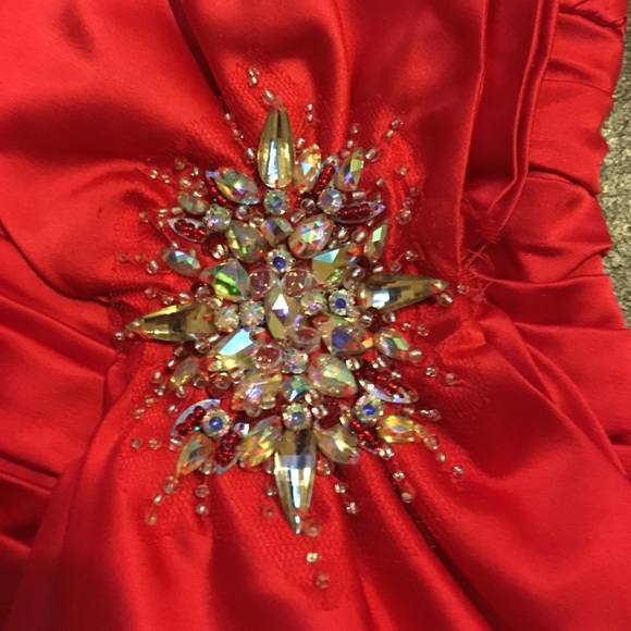 Mac Duggal Couture Prom Dress - Picture 3 of 8