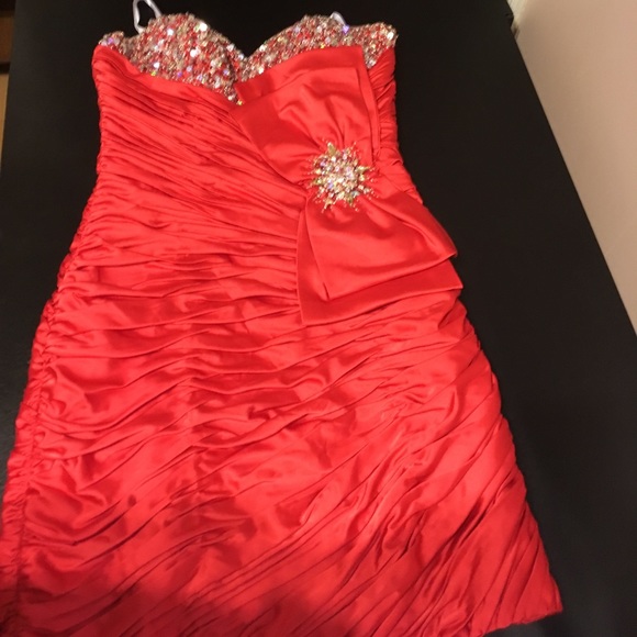 Mac Duggal Couture Prom Dress - Picture 7 of 8