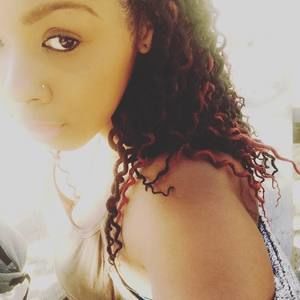 Meet your Posher, Lareeya
