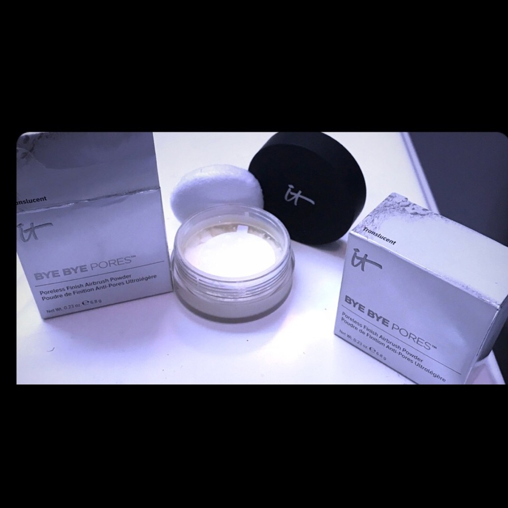 It cosmetics translucent powder