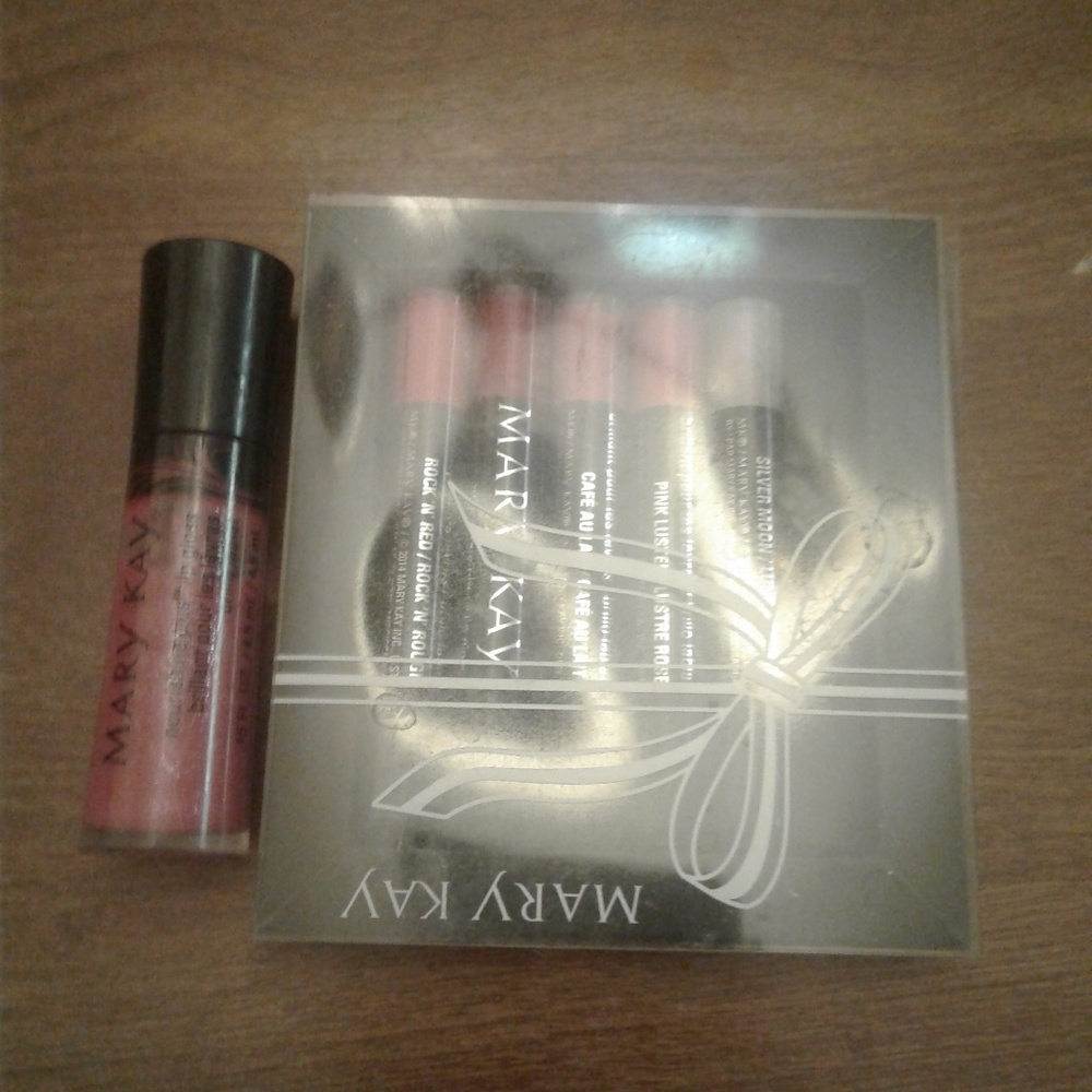 Random assortment of makeup