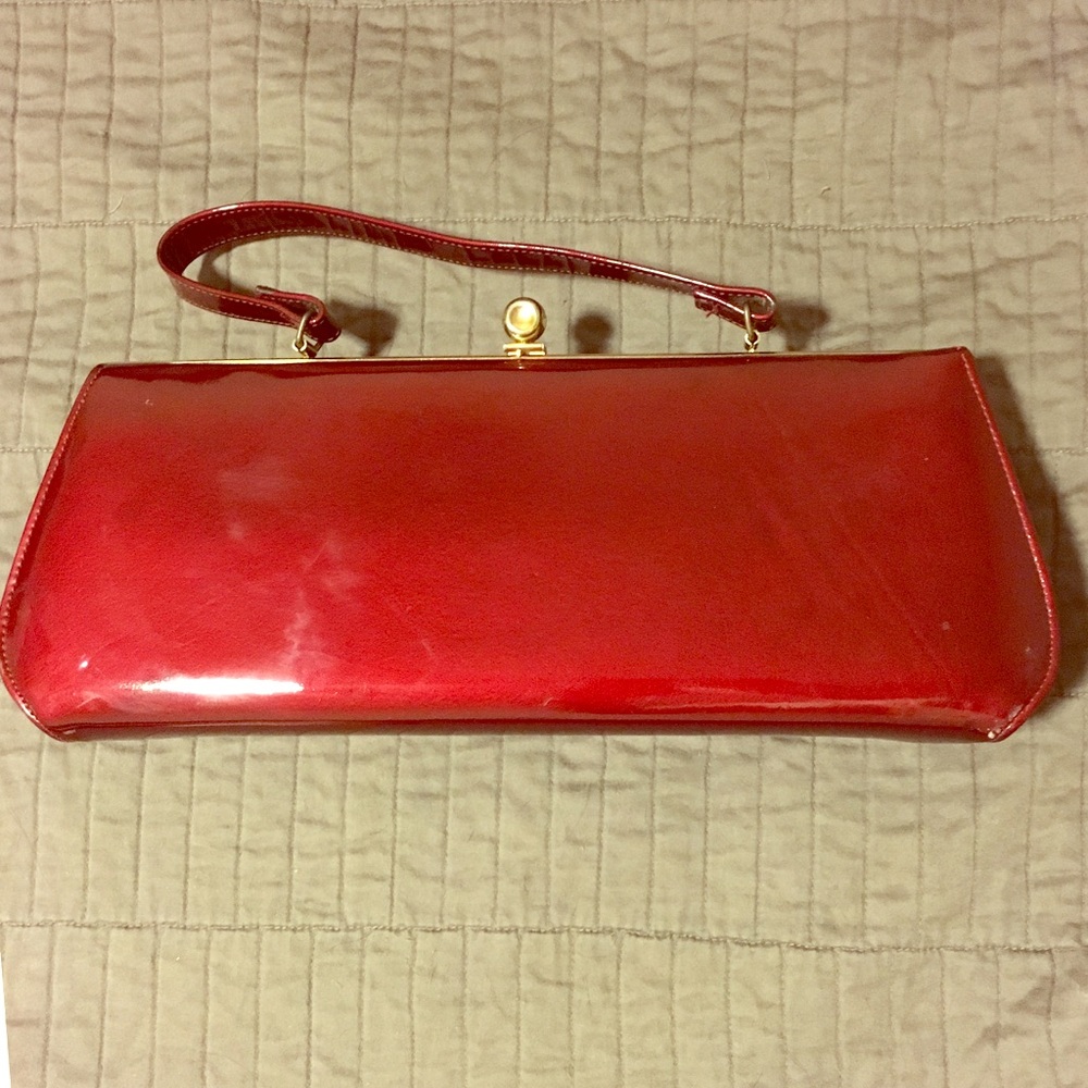 Red clutch