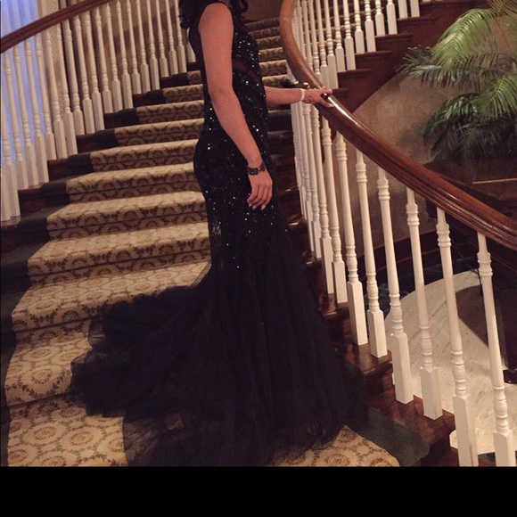 Prom dresses only worn once - Picture 3 of 3