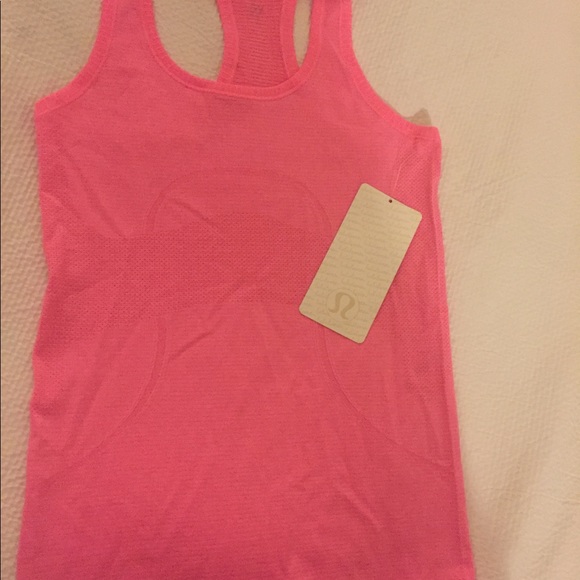 Lululemon (never worn!) tank - Picture 2 of 4