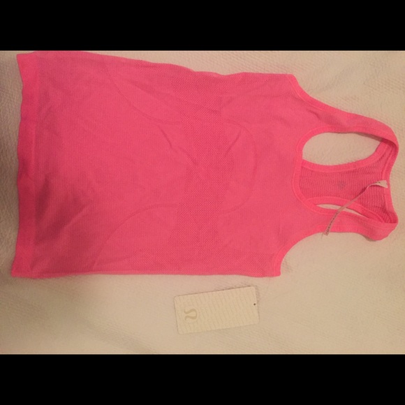 Lululemon (never worn!) tank - Picture 3 of 4