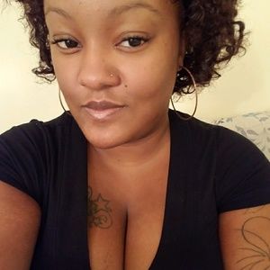 Meet your Posher, Sharina