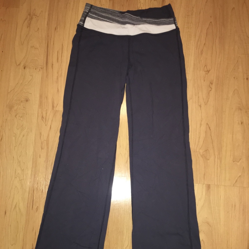 🖤 DARK GREY LULULEMON FLARES🖤