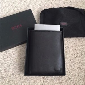 NWT Tumi trifold modernist wallet - BRAND NEW