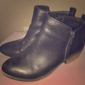 Cute black booties! Dress up or down....