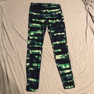 Athleta Chaturanga Tight mid rise size S