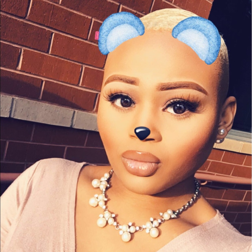 Meet your Posher, Adrianna