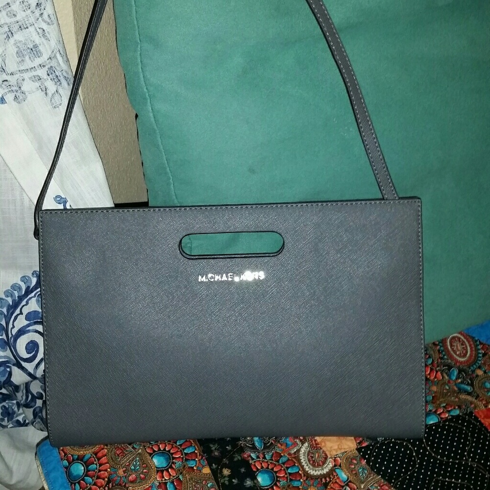 HOLIDAYS W/Michael Kors XLarge Leather Clutch