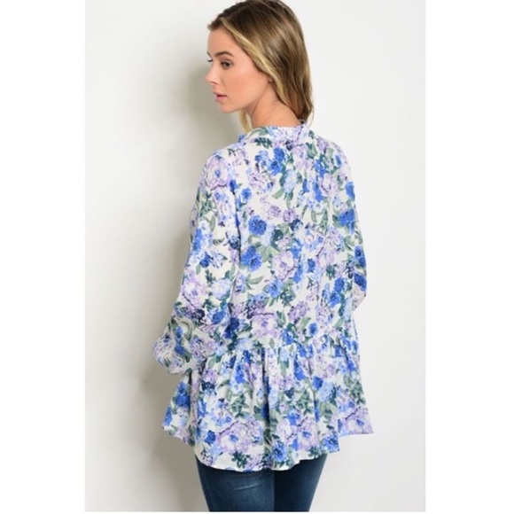 💕Last One!💕Floral Pattern Lightweight Choker Top - Picture 2 of 2