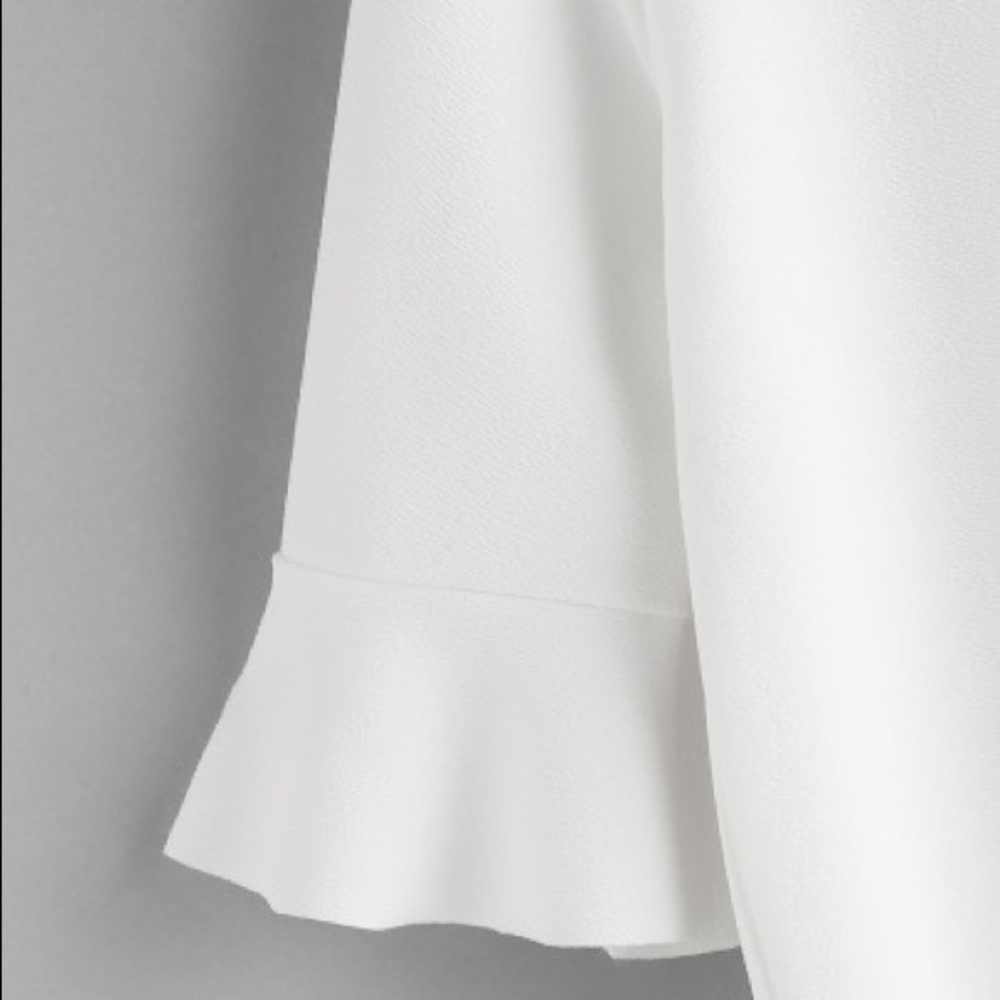🎉HP 12/17🎉 White Elegant Frill Cuff - Top - Picture 3 of 6
