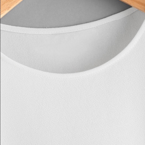 🎉HP 12/17🎉 White Elegant Frill Cuff - Top - Picture 4 of 6