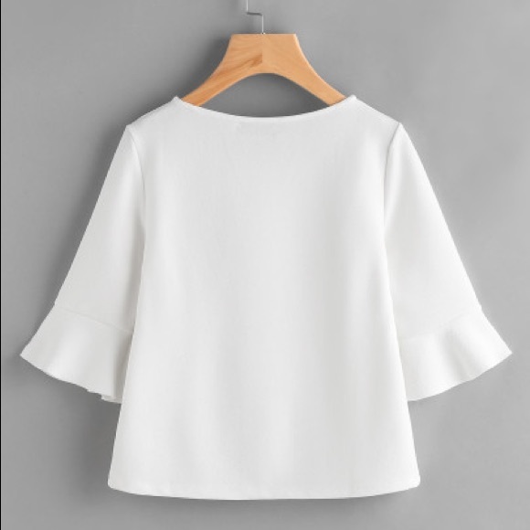 🎉HP 12/17🎉 White Elegant Frill Cuff - Top - Picture 5 of 6