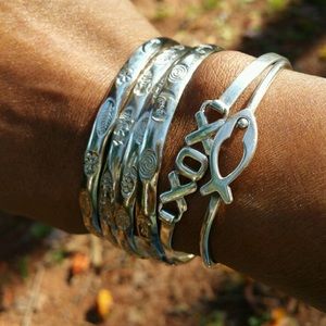 🤩‼️ Silver Bangle‼️🤩