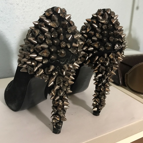 Fancy open toe height heel pumps with studs - Picture 2 of 5