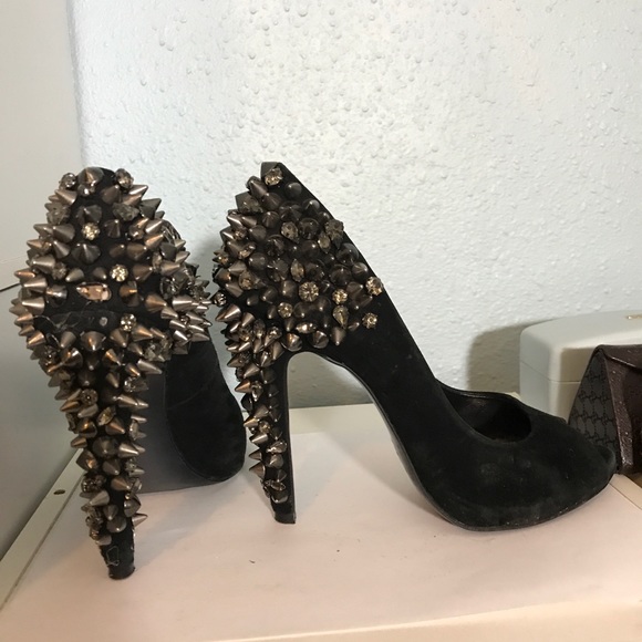 Fancy open toe height heel pumps with studs - Picture 3 of 5