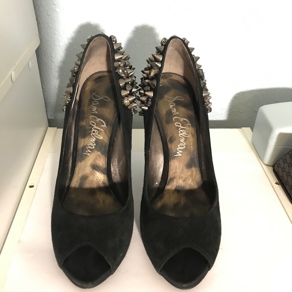 Fancy open toe height heel pumps with studs - Picture 5 of 5