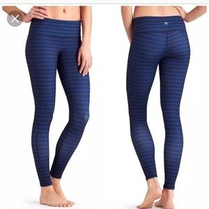Athleta chaturanga tight mid rise Size S Stripe