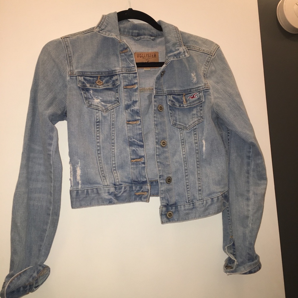 ❄️DISTRESSED JEAN JACKET❄️