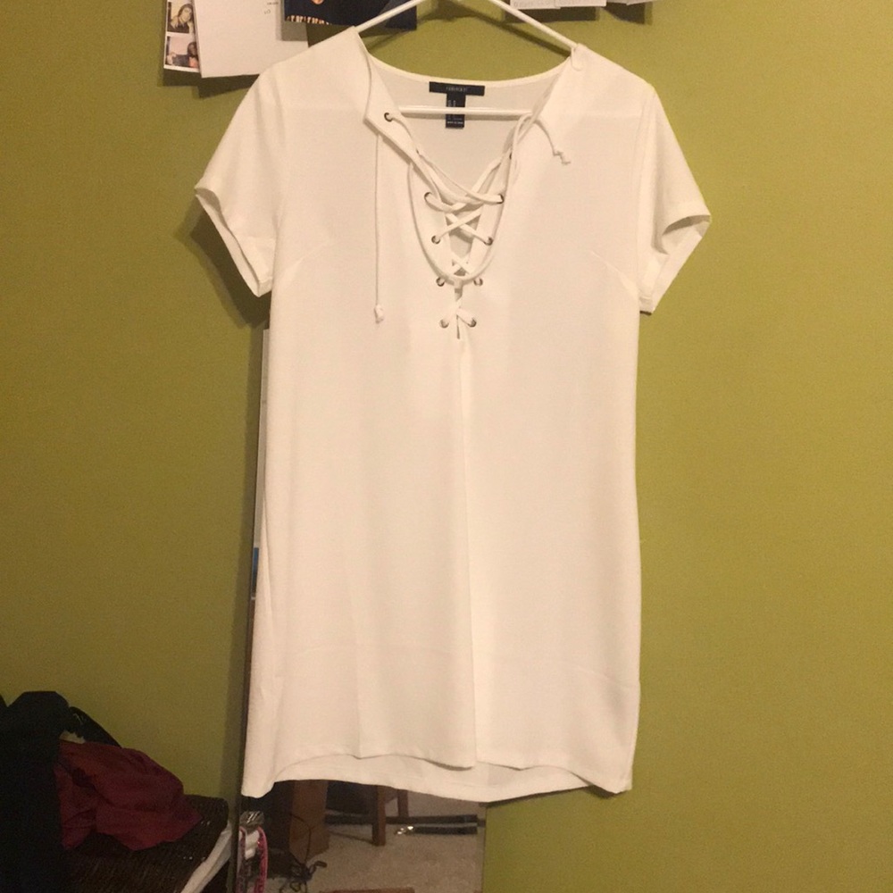 White lace up dress (NWOT)