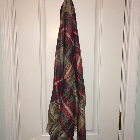 ‼️Last One! Red Plaid Blanket Scarf - Picture 4 of 5
