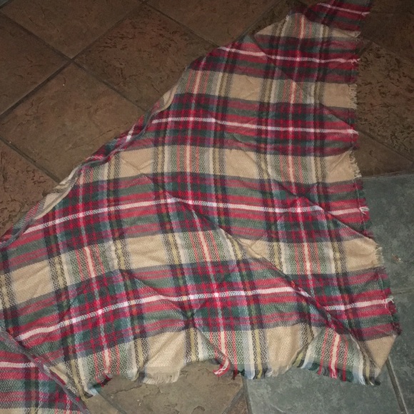 ‼️Last One! Red Plaid Blanket Scarf - Picture 5 of 5